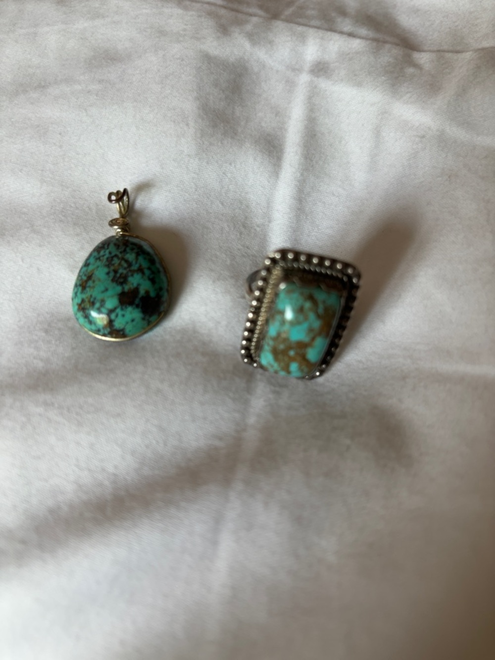 Navajo, authentic Turquoise Stone Pendant and Ring Set - Blue-Green Jewelry - Picture 2 of 4